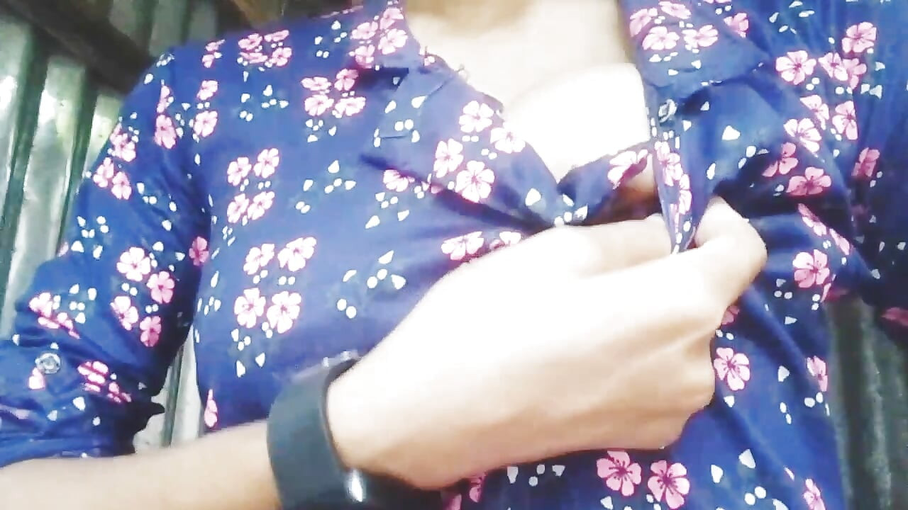 Bangla self sex video. Bangladeshi horny girl masturbation video.