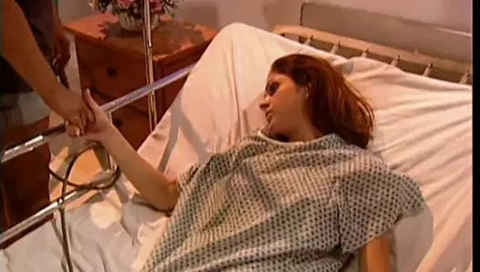 Edepsiz inci dalgıçları umumi tuvalette sapphic oyunları oynuyor