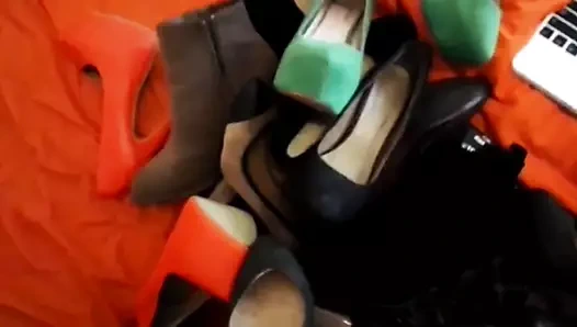 Boşalma topuklu kız arkadaş