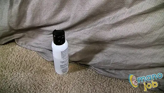 Aimee büyük bir yarakla mastürbasyon yapıyor