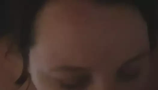 Kız arkadaşımın göğüslerinde dev cumshot