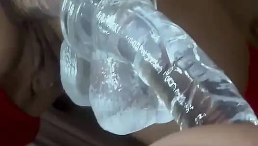 O izlerken yeni oyuncağımla kendimi azdırıyorum