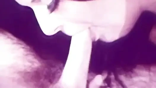 Öpüşme yalama parmaklama retro orgazm
