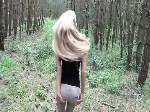 Анал худенькой блондинки с большими сиськами