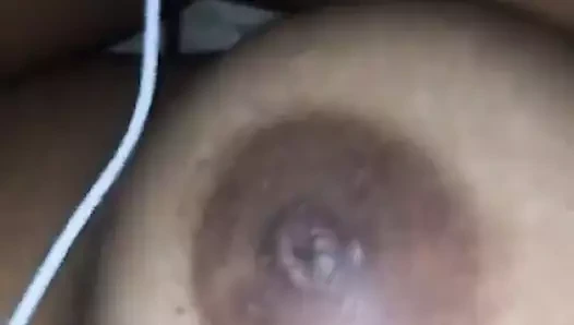 Desi gf becerdin ve ona sevimli göğüsler jiggling