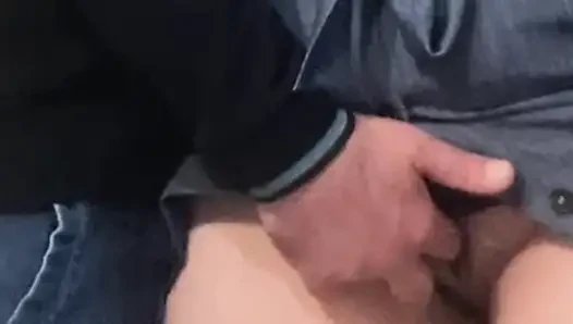 Omg!!! Yabancının kirli parmakları amcığını ovuyor