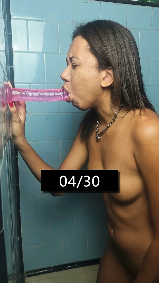 Şimdiye kadar görmediğin kadar gırtlağına kadar alıyor