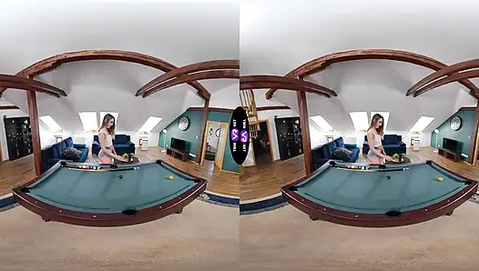 Bilardo masası yaramaz Elena Vedem için zevk alanına dönüşüyor - teenmegaworld