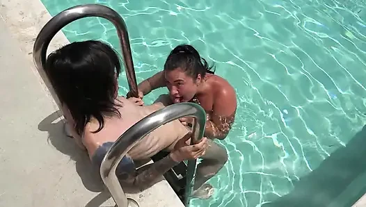 Hairy genç Japon'a denedi