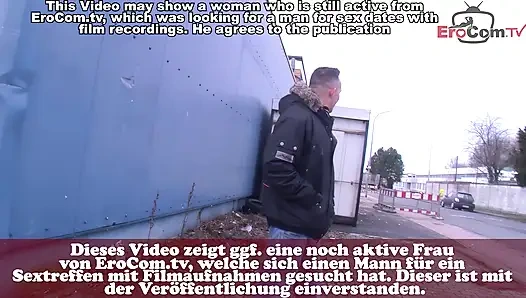 Alman evli kadın sokakta aldatıyor