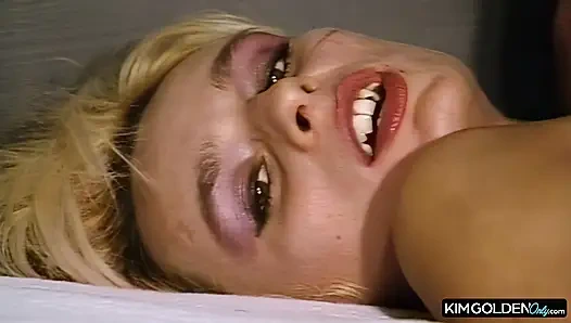 Sarışın Verfuehrerin vahşi Bettaktion'da