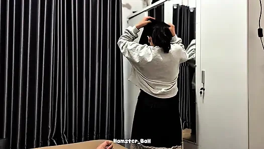 Büyük yarağımı tuttuğu için şok olan üvey kız kardeşim