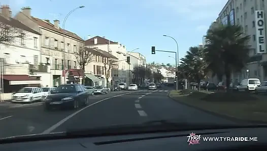 Tombul esmer orta yaşlı seksi kadın yatak odasında sert sikiliyor yakın çekim