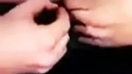 3 gay aşıklar yardım ile düz adamlar piercing
