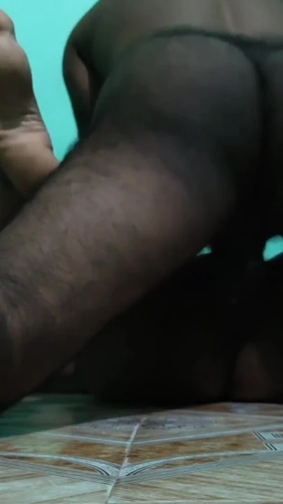 Hintli köylü hizmetçi ev sahibiyle aldatıyor | Klip 1