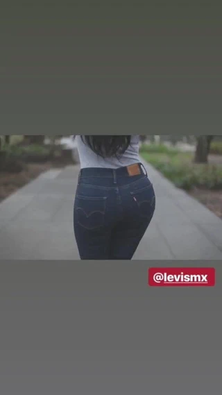 Jimena Sanchez moviendo el culo en jeans