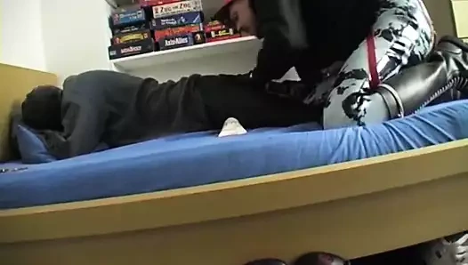 Oğlan becerdin içinde kauçuk