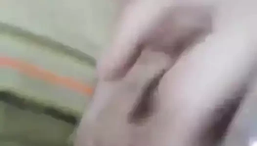 Büyük amcık fahişe arkadaşlarımdan biri. parmak beceriyor amını