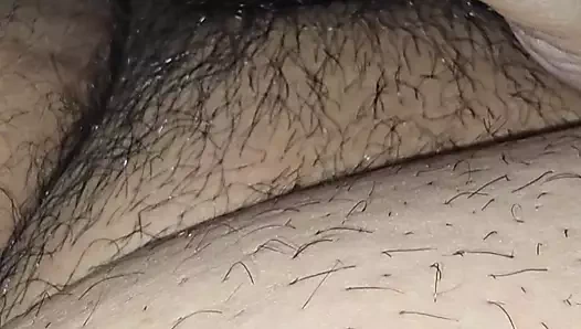 Üvey anne kocası işteyken Hintli üvey oğluna mastürbasyon yapıyor