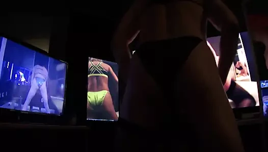 Joeybikini'nin joeyblowy ile sikişmesine bayılıyorum