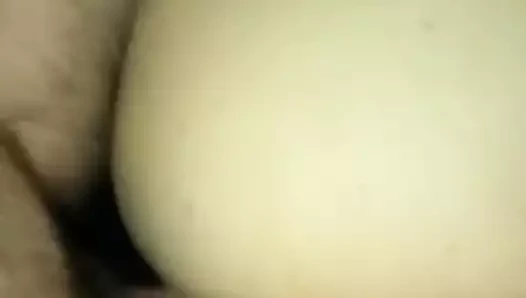 Se mueven rico esas nalgas
