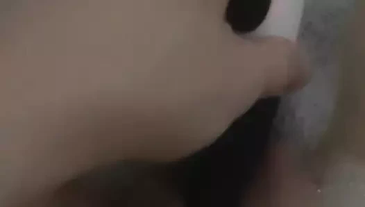 Tatlı kedim için küçük bir köpük partisi