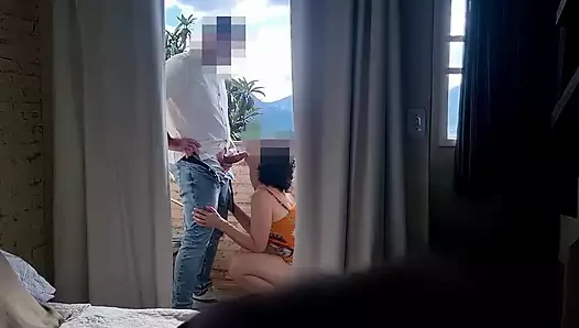 Evde tek başına evli | Kayınbiraderi sakso çekiyor