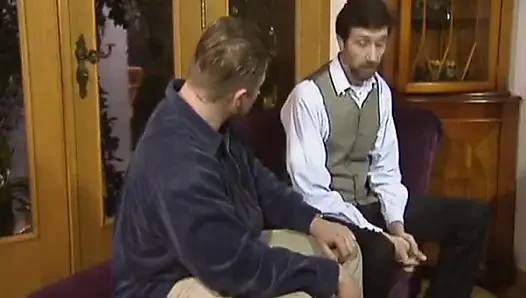 Yarak emen Alman gençler çifte sikilmek için burada
