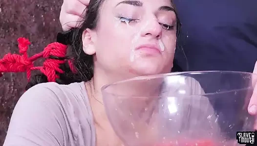 Facialized genç bj köle bağlı ve boğaz becerdin