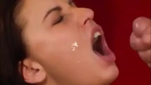 Yüze büyük boşalma 142