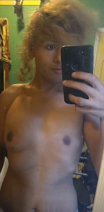 QT Femboy Showing You Her Body