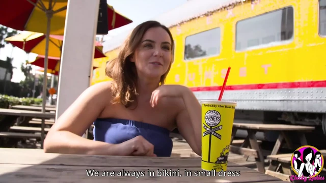 Французская телочка с горячей задницей Virginie живет в Ла и обожает жестко трахаться