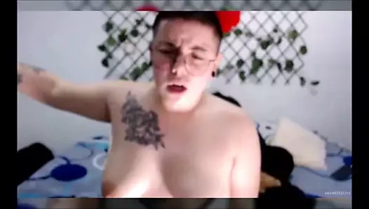 Çok yaramaz küçük bir salya