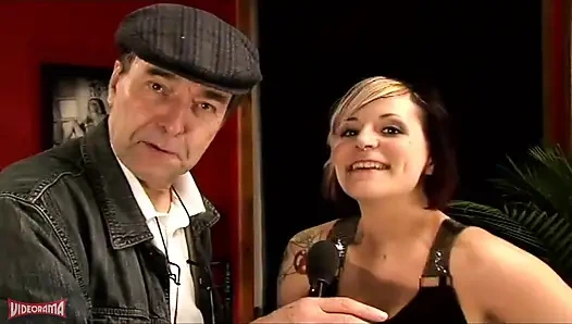 Eğlence seven bir sevişik sevgilisi