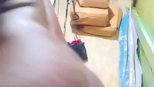 Annemin büyük götü çok sert sikilecek, hey oğlanlar beni abone et ve götümü aç