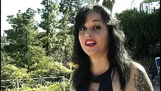 Horny with round boobs begs for dick peneteration outdoor