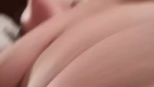 Kedi oyuncaklardan Cumming ve sonra eşek.