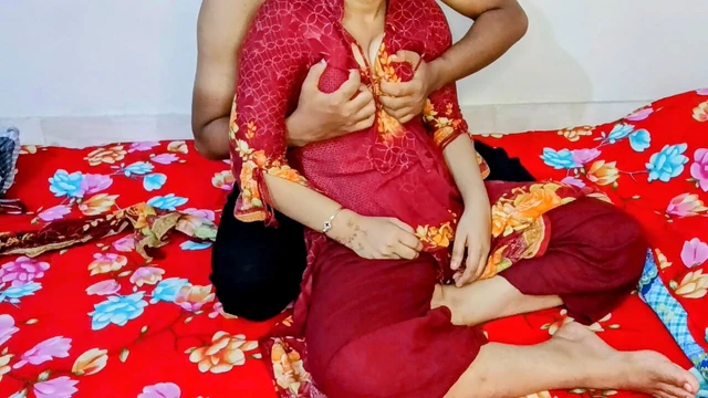 Горячую бхабхи трахнули ее Devar