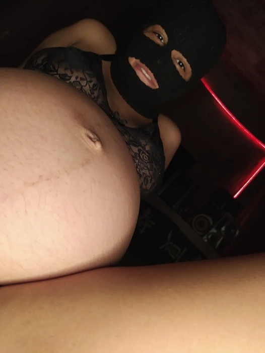 HAMILE - BÜYÜK GÖTLÜ HAMILE KıZıN AMıNA YAKıN ÇEKIM