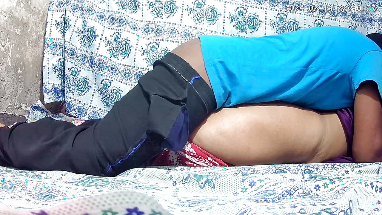 Hintli liseli kız ve oğlan ormanda seks yapıyor 8655