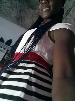 Hayattan ve iyi seksten zevk alacak iyi bir erkeğe ihtiyacım var.