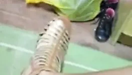 Namorada exibindo os pes