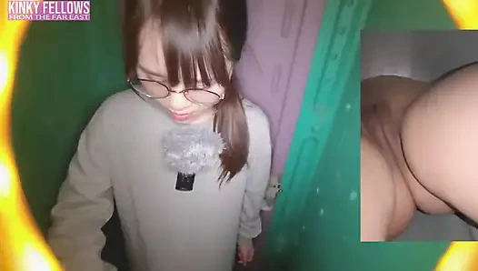 Doğal ve zengin güzellik, riskli geçici bir kabinin içinde sıcak ağız desteği sunarken kırılgan varis ısısı.