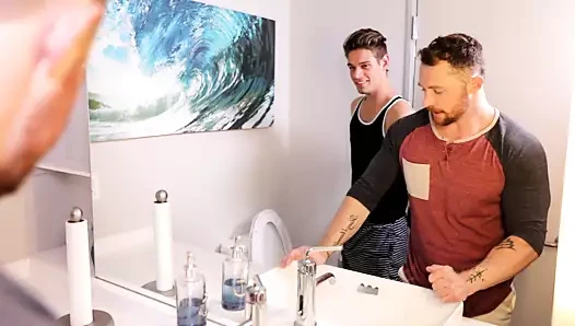 Nextdoorbuddies sevgilimin erkek arkadaşını barebacking!