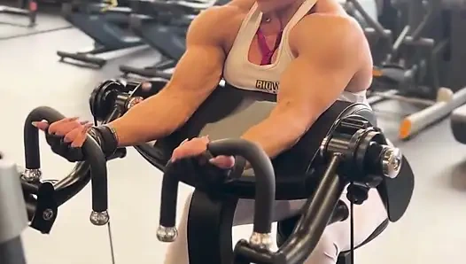 Spor salonundan çıkarsam, onun yerine yüzüne çömelme yaparım