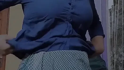 Seksi göğüslerim