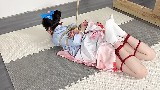 Güneşli bir günde kimono giymenin doruk versiyonu