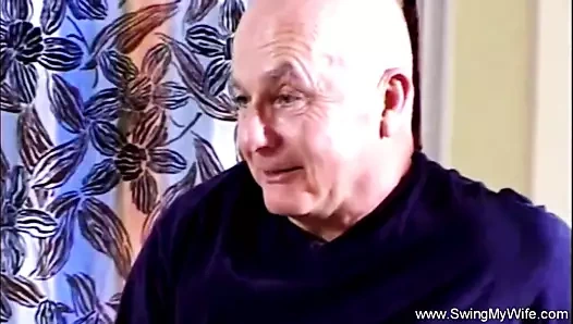 Swing benim karım ve yapmak onu boşalmak lütfen