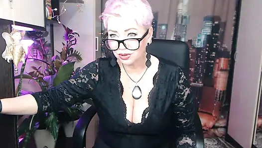 Üvey annem web kamerası sürtüğüm! Immodest dans, yakın çekim amcık ve 45+ formatta bir kaltağın dürüst mastürbasyonu!