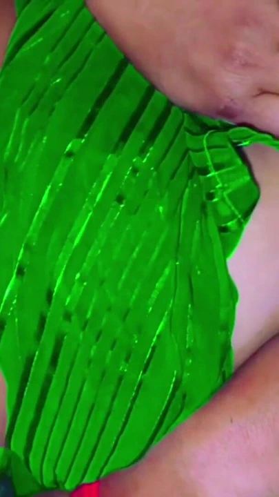 Hintli genç köylü kızı sıkı amcıklı yatak odasında seks videosu, desi güzel genç kız seks videosu. Hintli üvey kız kardeş sıkı amcık sikişi | Klip 1